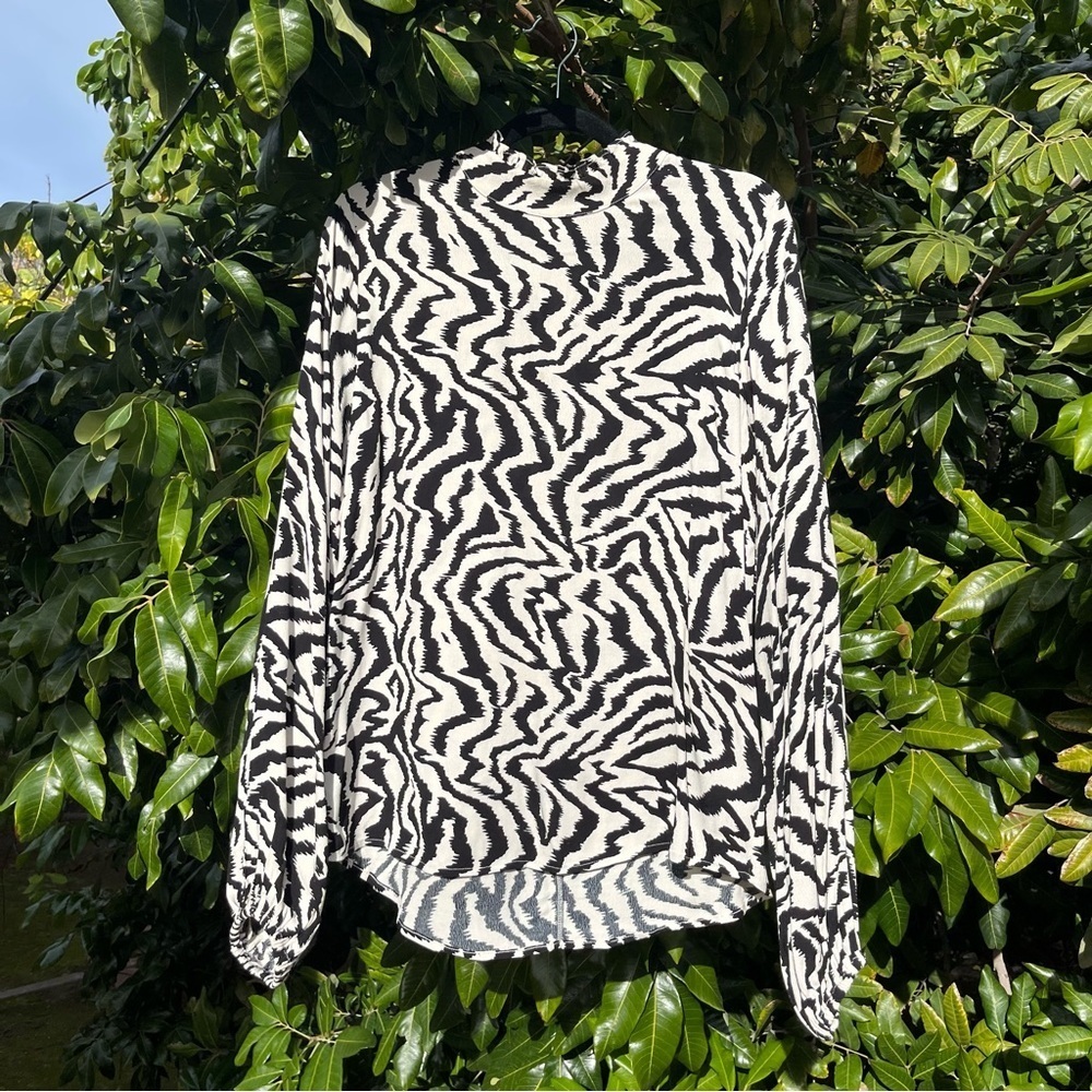 Essentiel Antwerp black and white abstract zebra animal print puff sleeve blouse